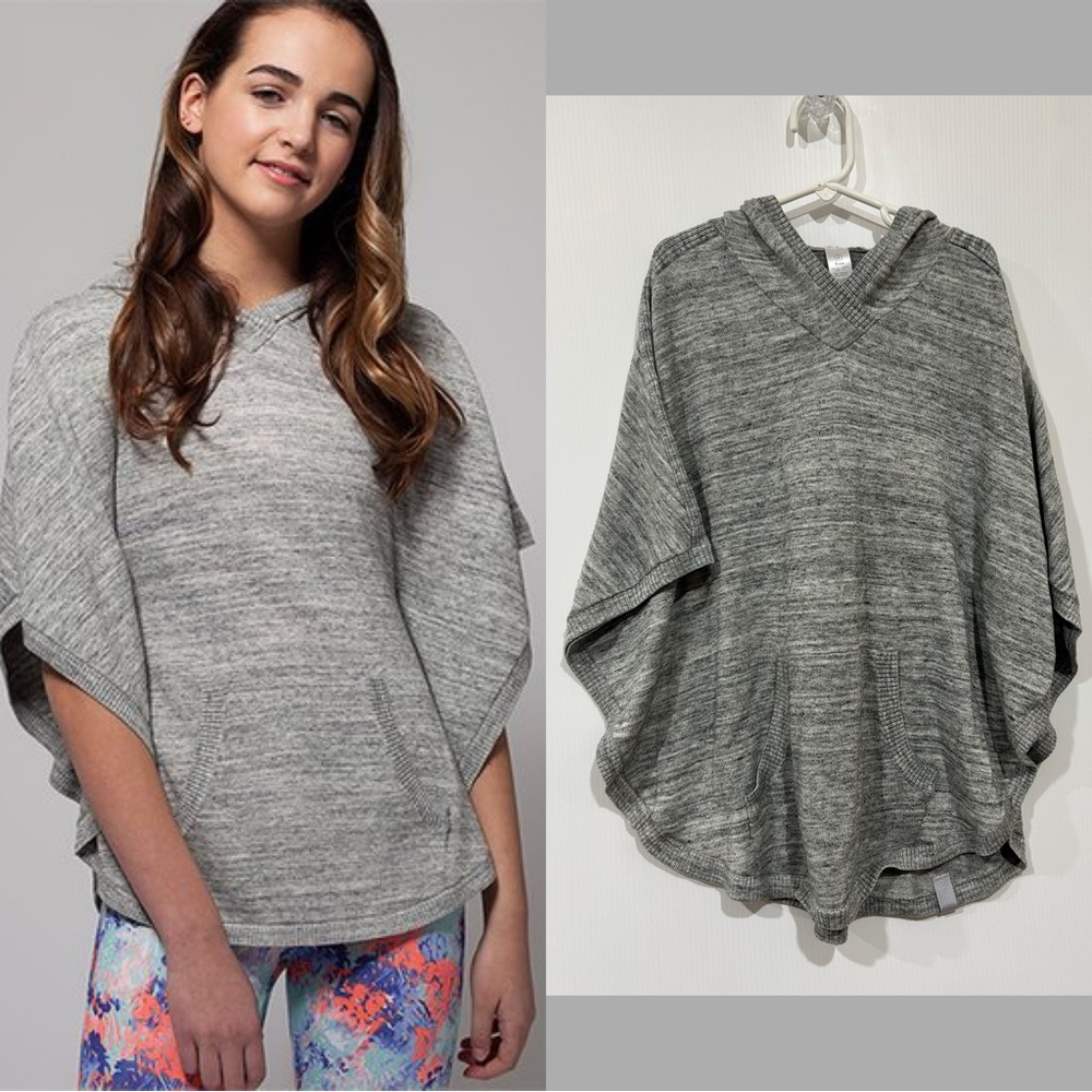12 IVIVVA Hooded Sweater Top